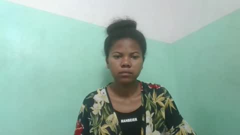 Snapshot of fenou122745 chatting on December 1, 4:39 am fenou122745 online show from December 1, 4:39 am