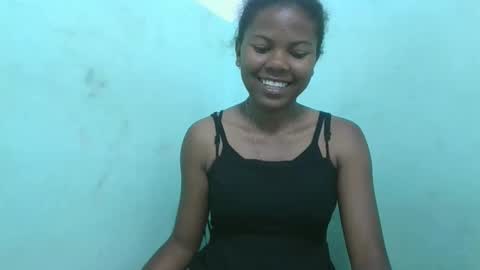 Snapshot of fenou122745 chatting on January 6, 5:44 am fenou122745 online show from January 6, 5:44 am