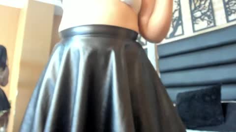 fer_florez online show from May 30, 4:59 pm
