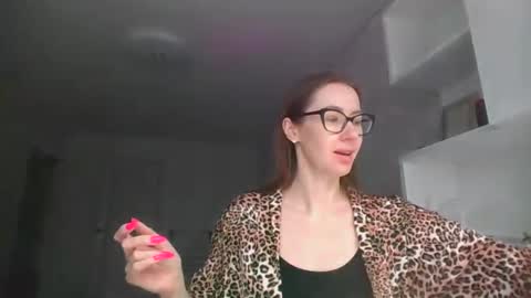 feraliss online show from April 5, 1:52 pm