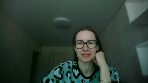 feraliss online show from May 24, 9:14 am