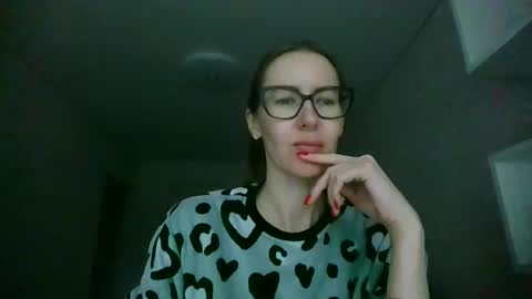 feraliss online show from May 26, 11:17 am
