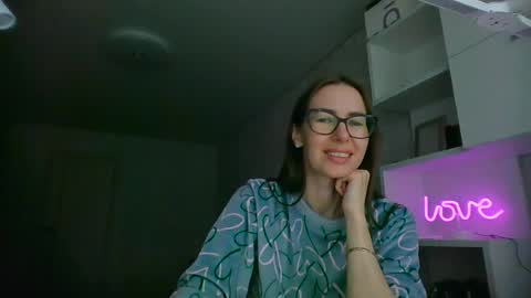 Snapshot of feraliss chatting on June 17, 11:34 am feraliss online show from June 17, 11:34 am