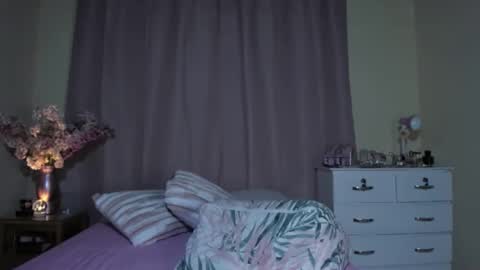 Snapshot of fernanda_151 chatting on April 4, 10:29 pm fernanda_151 online show from April 4, 10:29 pm
