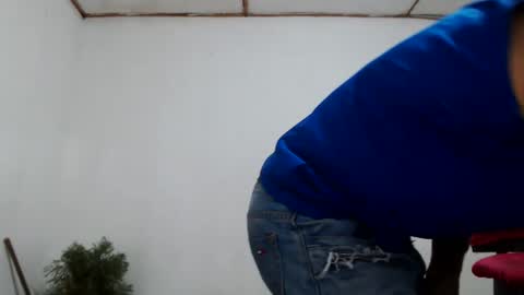 Snapshot of fernandez_latinblack chatting on December 5, 11:07 pm fernandez_latinblack online show from December 5, 11:07 pm