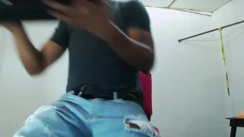 Snapshot of fernandez_latinblack chatting on January 16, 3:02 am fernandez_latinblack online show from January 16, 3:02 am