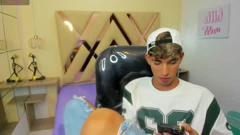 FER PHOENIX online show from November 4, 4:00 am