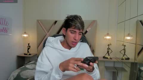 FER PHOENIX online show from December 14, 3:23 am