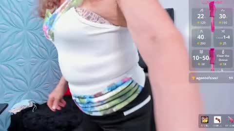 Snapshot of ferrimature chatting on July 1, 9:25 pm Marcela online show from July 1, 9:25 pm