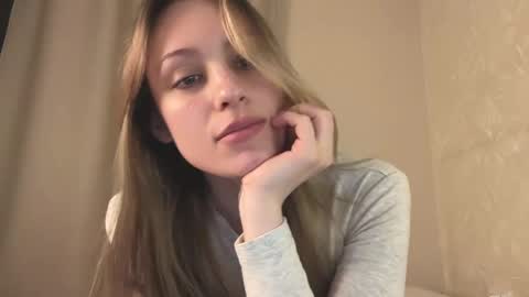 Snapshot of fflloowweerr chatting on March 3, 12:37 pm Lisa online show from March 3, 12:37 pm