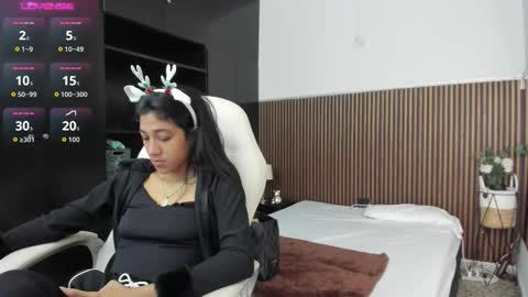 Snapshot of ffreyja_ chatting on December 2, 5:30 pm Freyja online show from December 2, 5:30 pm