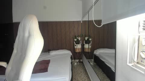 Snapshot of ffreyja_ chatting on December 3, 4:38 pm Freyja online show from December 3, 4:38 pm