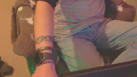 Snapshot of ffys2025 chatting on January 8, 9:17 pm ffys2025 online show from January 8, 9:17 pm