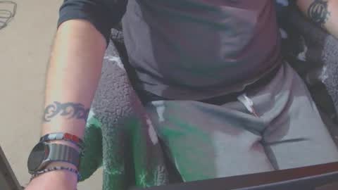 Snapshot of ffys2025 chatting on January 12, 8:47 pm ffys2025 online show from January 12, 8:47 pm