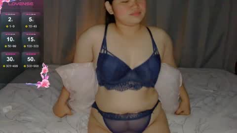 fhwilloughbyxx online show from April 18, 7:07 pm