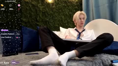 Thomas online show from November 30, 7:51 pm