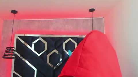   online show from January 19, 3:10 pm