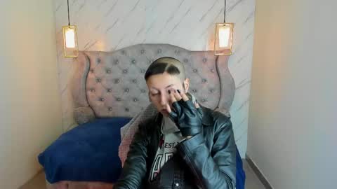   online show from May 21, 12:23 pm
