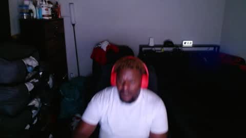 Snapshot of fijidan chatting on July 17, 7:26 am Big Figi Dan online show from July 17, 7:26 am