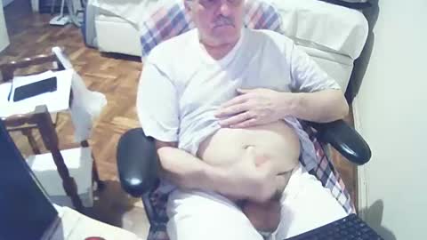 Snapshot of filhober chatting on December 6, 12:56 am filhober online show from December 6, 12:56 am