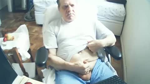 Snapshot of filhober chatting on January 11, 1:43 pm filhober online show from January 11, 1:43 pm