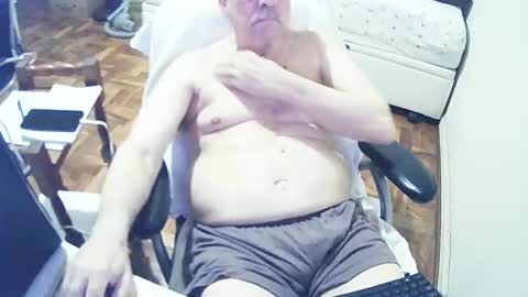 Snapshot of filhober chatting on February 7, 2:40 am filhober online show from February 7, 2:40 am