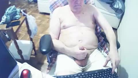 Snapshot of filhober chatting on October 6, 1:58 am filhober online show from October 6, 1:58 am