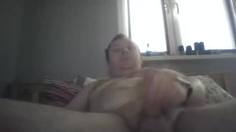 Snapshot of filipek757 chatting on November 3, 10:27 am filipek757 online show from November 3, 10:27 am