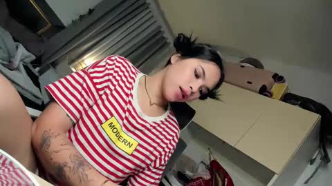 Sandy online show from December 14, 11:07 am