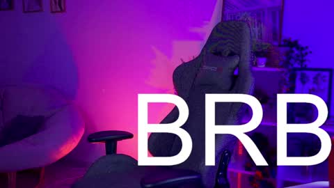 Snapshot of filipinaadams chatting on December 15, 11:55 am cap and Lana online show from December 15, 11:55 am