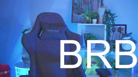 Snapshot of filipinaadams chatting on January 10, 11:11 am cap and Lana online show from January 10, 11:11 am