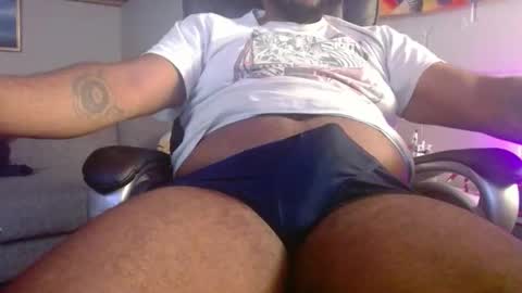 Snapshot of filisdude chatting on November 8, 6:24 am frank online show from November 8, 6:24 am