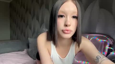 fillypi2 online show from June 15, 1:02 pm
