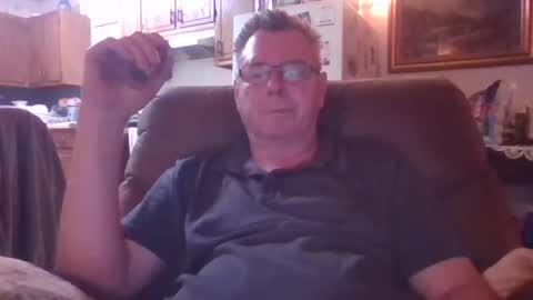 finderfiner online show from April 15, 3:13 am