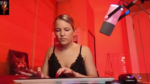 Lady online show from April 15, 3:52 pm