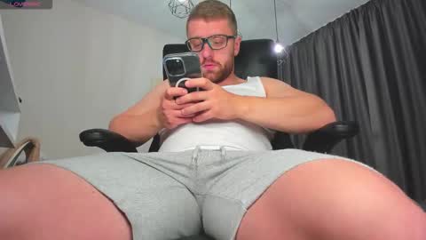 FindomGuyXXX online show from November 7, 12:05 pm
