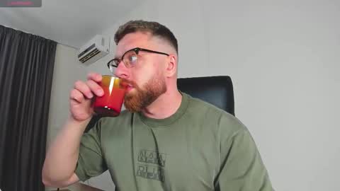 FindomGuyXXX online show from March 1, 5:37 pm