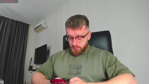 FindomGuyXXX online show from March 17, 10:07 am