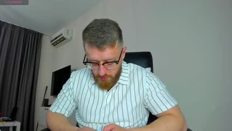 FindomGuyXXX online show from March 29, 3:01 pm