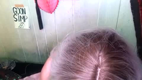 Snapshot of findommefoxi chatting on January 31, 1:43 am findommefoxi online show from January 31, 1:43 am