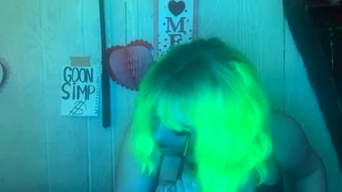 Snapshot of findommefoxi chatting on January 31, 11:24 am findommefoxi online show from January 31, 11:24 am