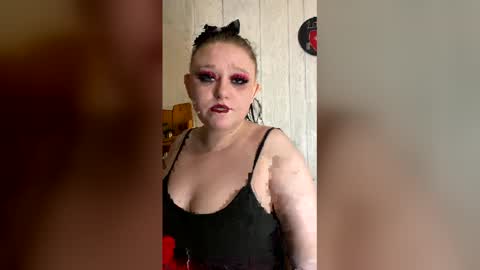 Snapshot of findommefoxi chatting on March 24, 8:30 am findommefoxi online show from March 24, 8:30 am