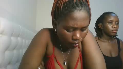 melanie online show from October 25, 12:45 pm