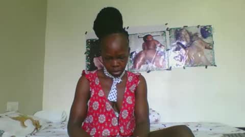 Snapshot of fine_melanin chatting on September 21, 4:25 am caro online show from September 21, 4:25 am