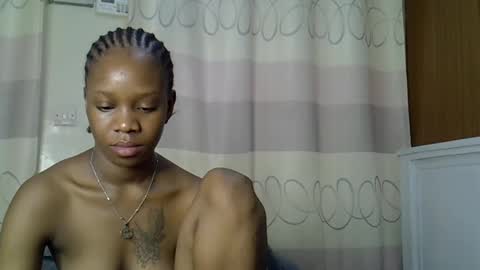 fine_queen12 online show from December 29, 6:56 am