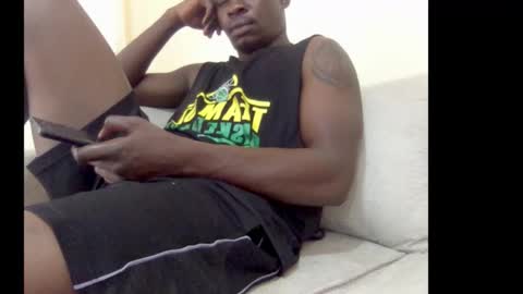Snapshot of fineebony chatting on February 10, 6:28 am HOT AND SWEET online show from February 10, 6:28 am