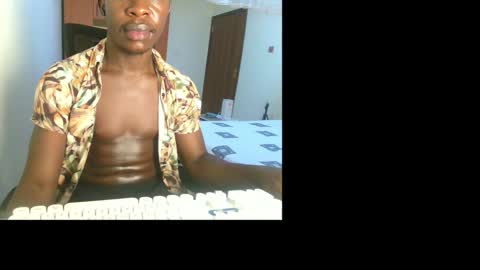 Snapshot of fineebony chatting on May 4, 5:20 pm HOT AND SWEET online show from May 4, 5:20 pm