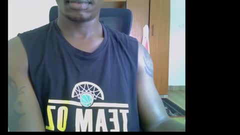 Snapshot of fineebony chatting on May 13, 7:28 am HOT AND SWEET online show from May 13, 7:28 am