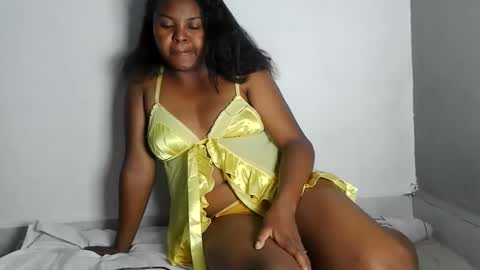 fiona_00 online show from May 8, 5:51 pm