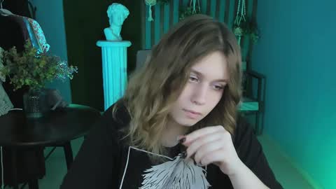 Snapshot of fioramarmoris chatting on December 13, 12:06 pm fiora online show from December 13, 12:06 pm